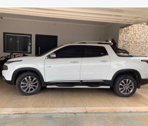 FIAT TORO 2.0 16V TURBO DIESEL RANCH 4WD AT9 FIAT TORO 2.0 16V TURBO DIESEL RANCH 4WD AT9